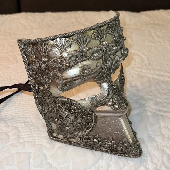 Mardi Gras Mask Silver aluminum style embroidered crystal detail decor mens mask - Picture 3 of 11